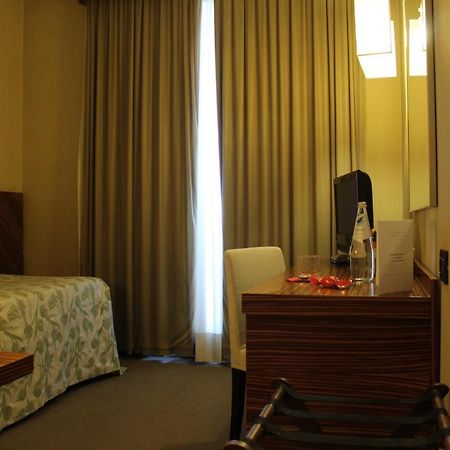 Mh Hotel Piacenza Fiera מראה חיצוני תמונה