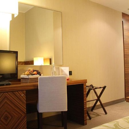 Mh Hotel Piacenza Fiera מראה חיצוני תמונה