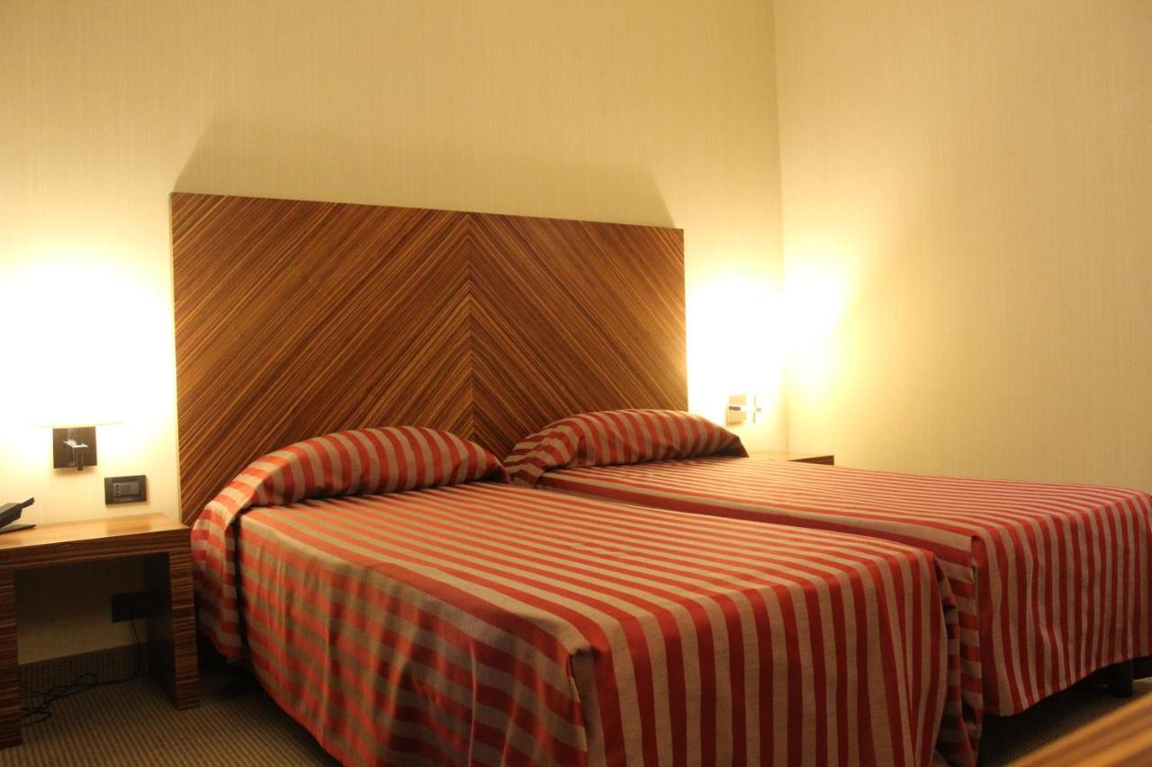 Mh Hotel Piacenza Fiera מראה חיצוני תמונה