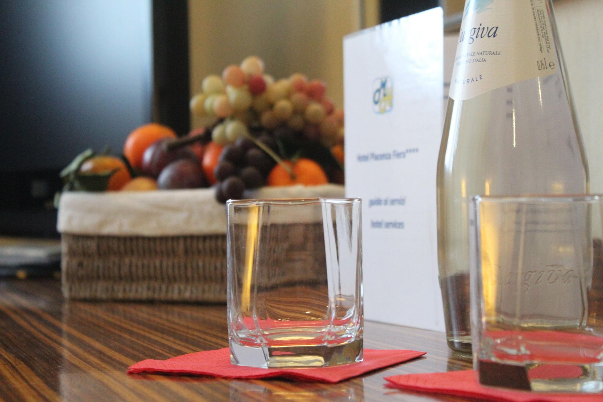 Mh Hotel Piacenza Fiera מראה חיצוני תמונה