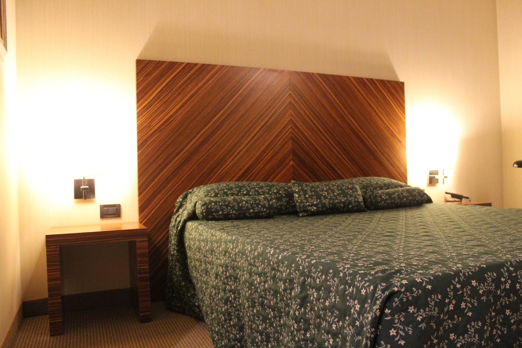Mh Hotel Piacenza Fiera מראה חיצוני תמונה