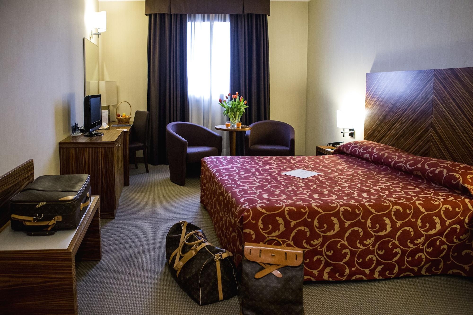 Mh Hotel Piacenza Fiera מראה חיצוני תמונה
