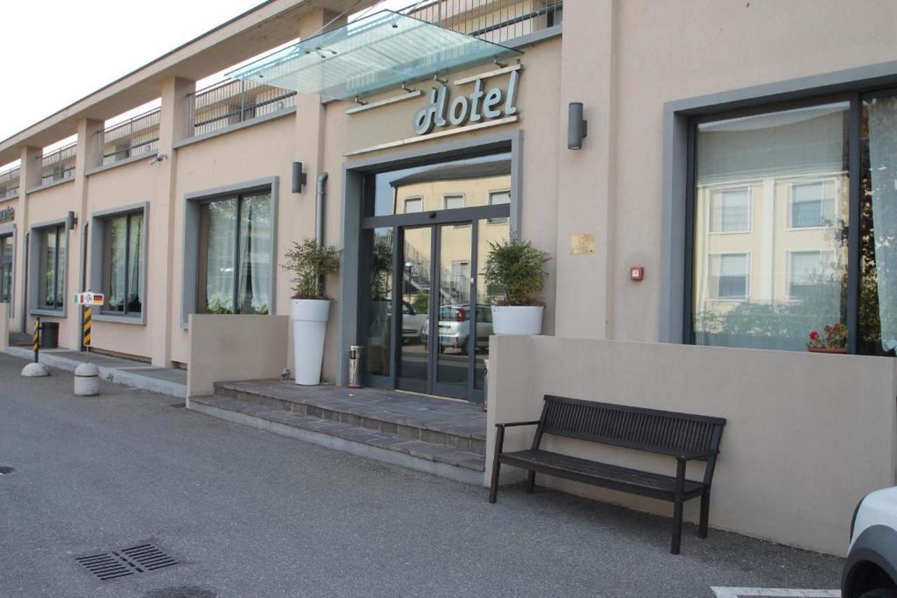 Mh Hotel Piacenza Fiera מראה חיצוני תמונה
