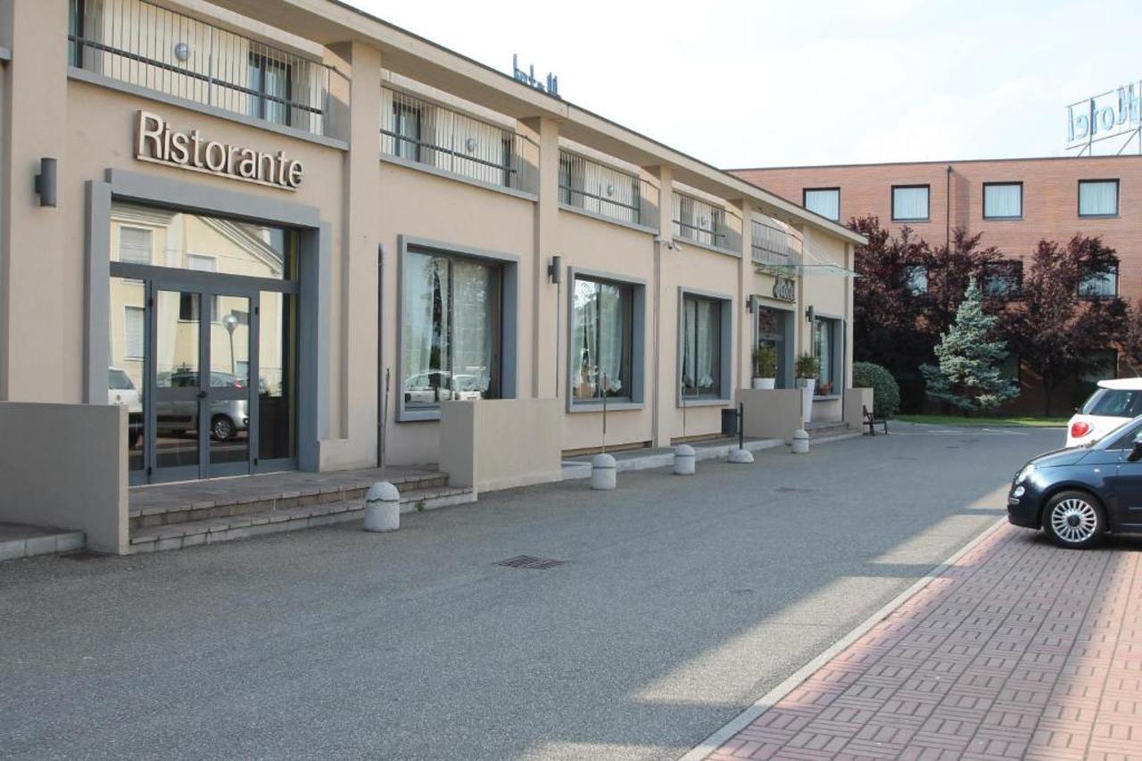 Mh Hotel Piacenza Fiera מראה חיצוני תמונה