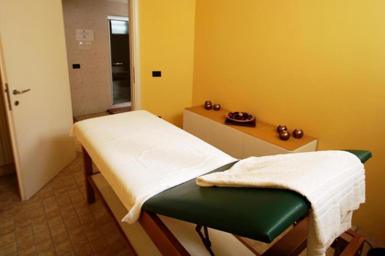 Mh Hotel Piacenza Fiera מראה חיצוני תמונה
