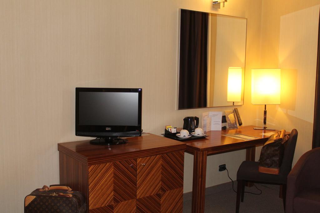 Mh Hotel Piacenza Fiera מראה חיצוני תמונה
