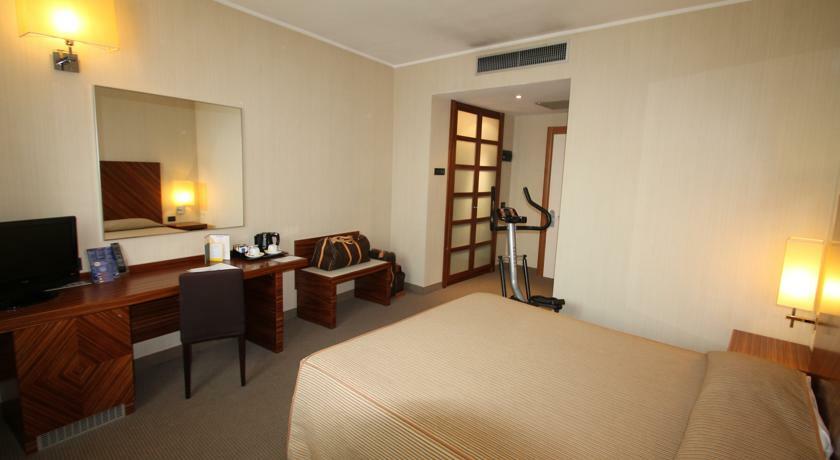 Mh Hotel Piacenza Fiera מראה חיצוני תמונה