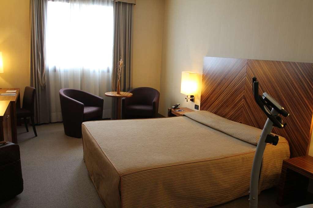 Mh Hotel Piacenza Fiera חדר תמונה