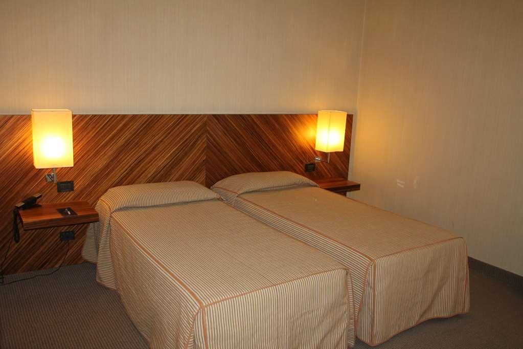 Mh Hotel Piacenza Fiera חדר תמונה