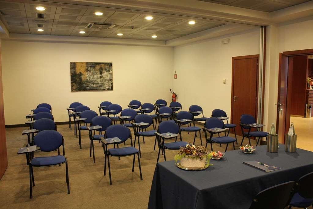 Mh Hotel Piacenza Fiera מתקנים תמונה