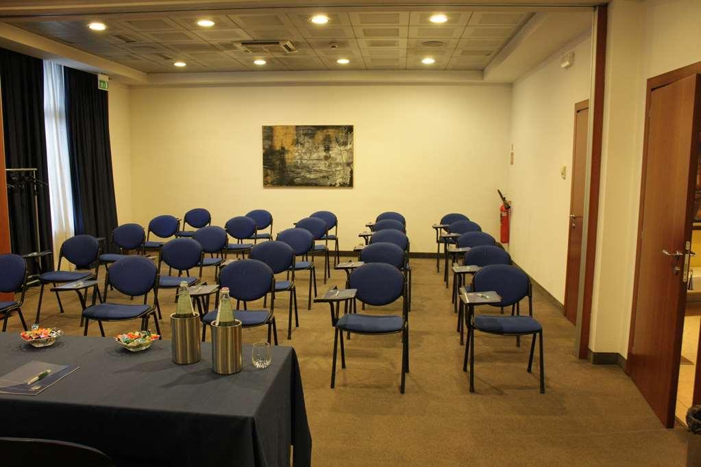 Mh Hotel Piacenza Fiera מתקנים תמונה