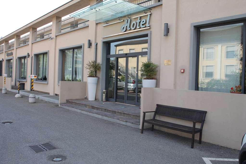 Mh Hotel Piacenza Fiera מראה חיצוני תמונה